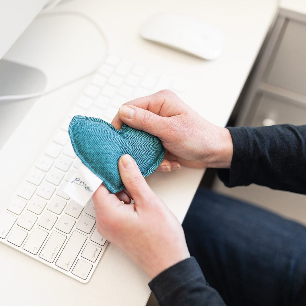 Parker Mountain Comfort Wraps Accessories Fidgets | Single Pack | find focus in the palm of your hands